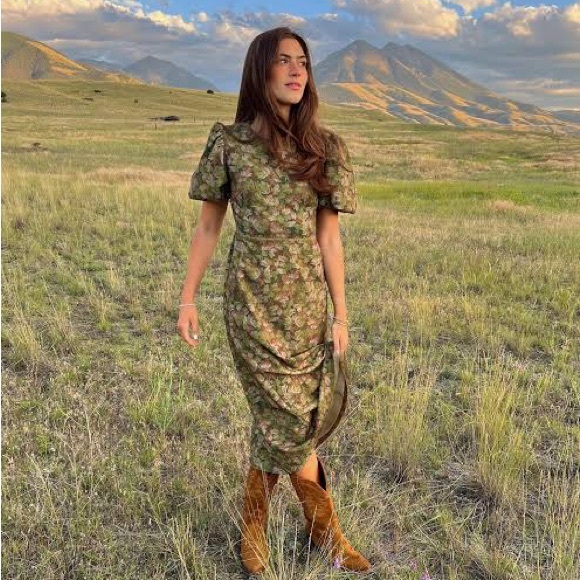 Hill House Home Dresses & Skirts - Hill House event Floral Puff-Sleeve Olive Midi Dress